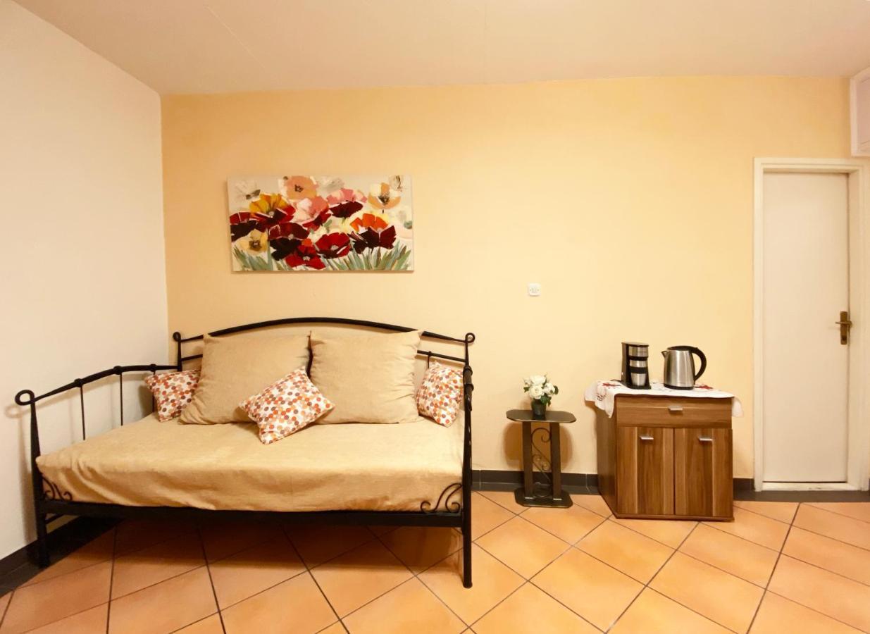 Apt Lavender On Nincevica St- 1 Bedroom Apt 5 Min To The Old Town Of Split Exterior foto